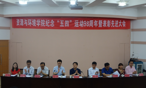 ��èС˵
�ٿ�������ġ��˶�98�����߱����Ƚ����